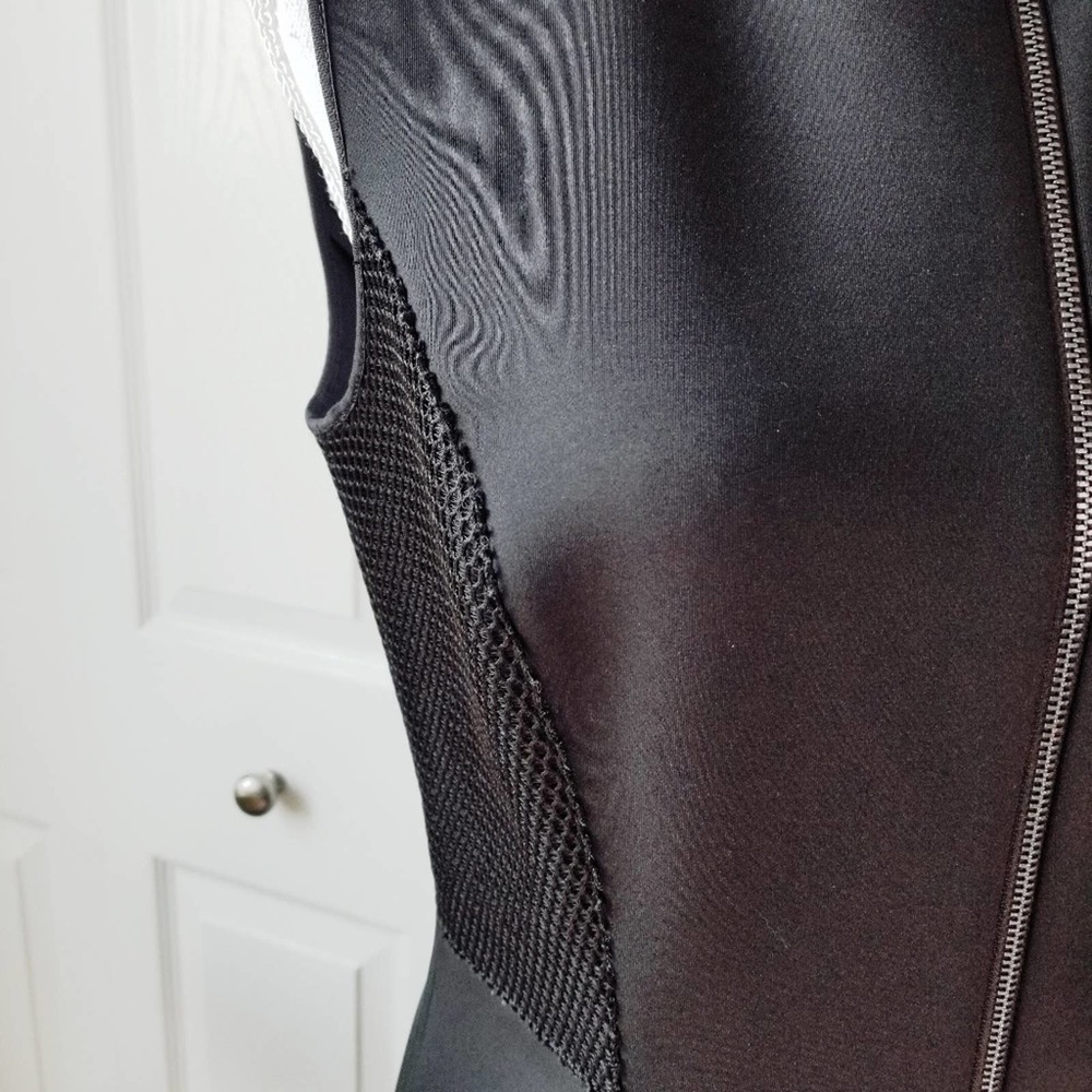 NEW! T TAHARI Tristen Black Sleeveless Fit And Flare Zip-Up Dress 8. - Picture 3 of 8